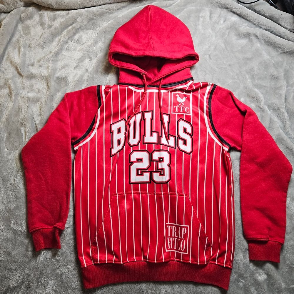 TrapFitCo Bulls 23 Hoodie Men’s M – Red Jersey Style
